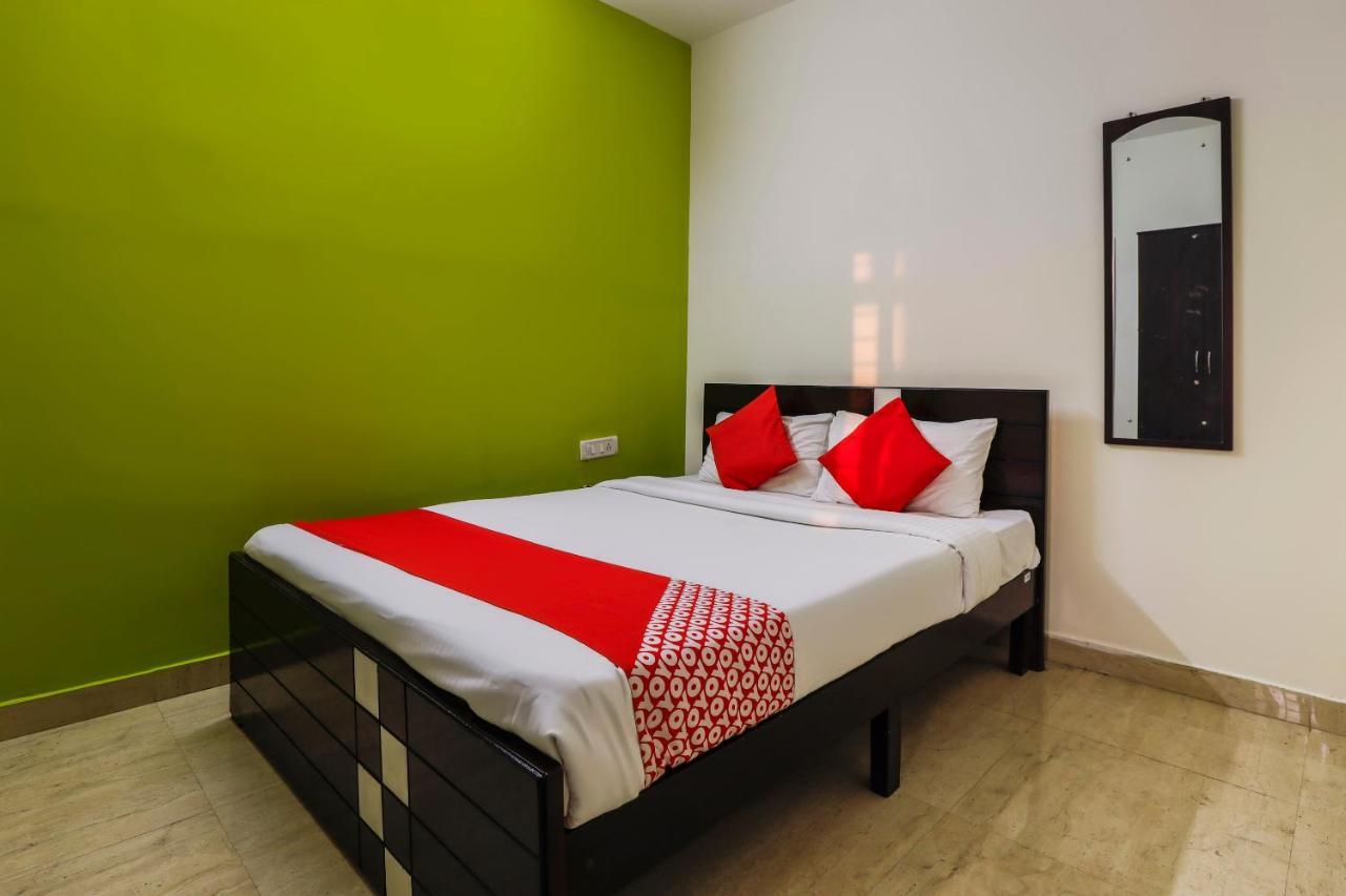 Oyo Flagship 70582 J Puneeth And Lodging Hotel