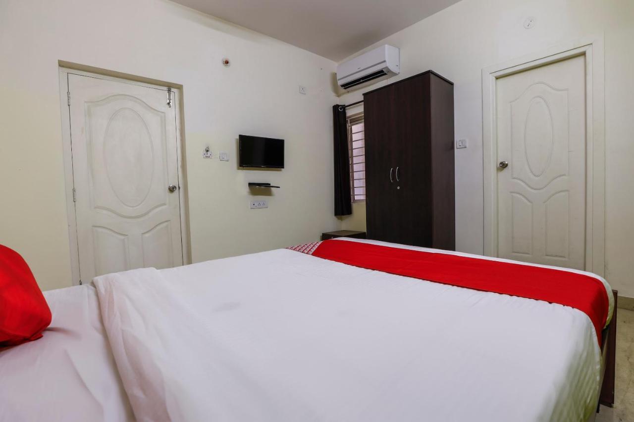 Oyo Flagship 70582 J Puneeth And Lodging 3*