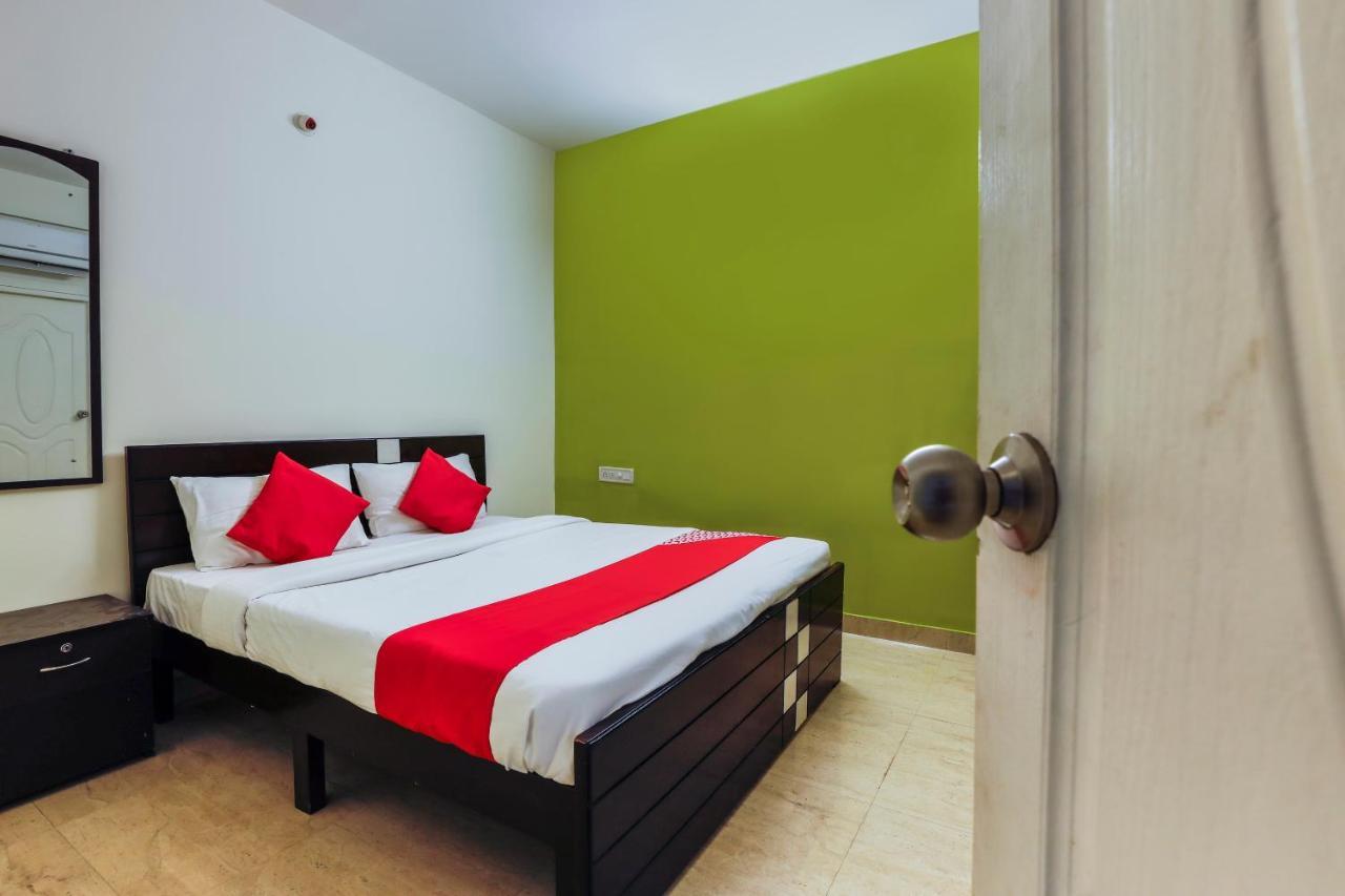 Oyo Flagship 70582 J Puneeth And Lodging 3* Bangalore
